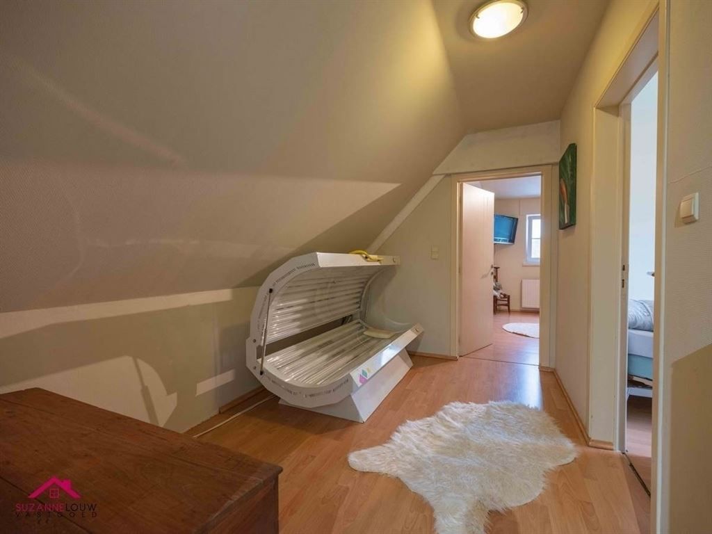 Stijlvolle vrijstaande woning met ruimte voor vrij beroep, garage en verwarmd zwembad op ruim perceel foto 26