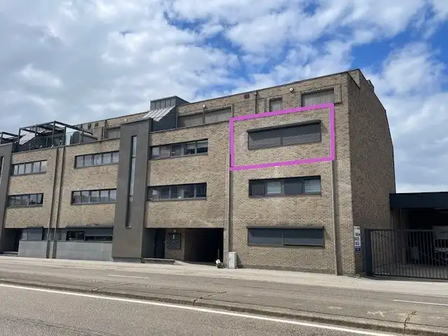 Appartement met 2 slaapkamers, ruim terras en parking foto 9