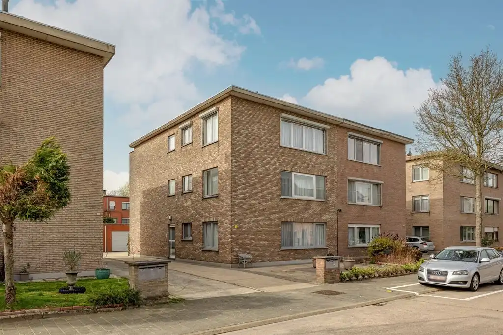 Op te frissen app met 3 slaapkamers, zonnig terras en garagebox foto 22