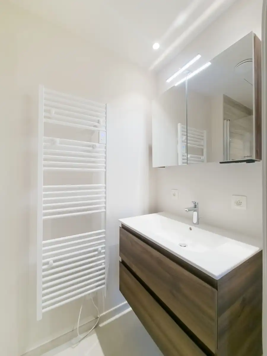 Ongemeubeld 3 slpk app. met mooi terrras foto 14