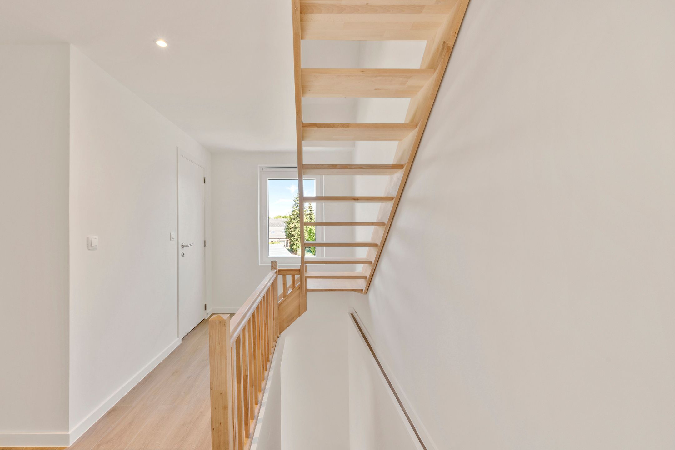 Mooi GERENOVEERDE WONING met 5 SLK en TERRAS + tuin. foto 14