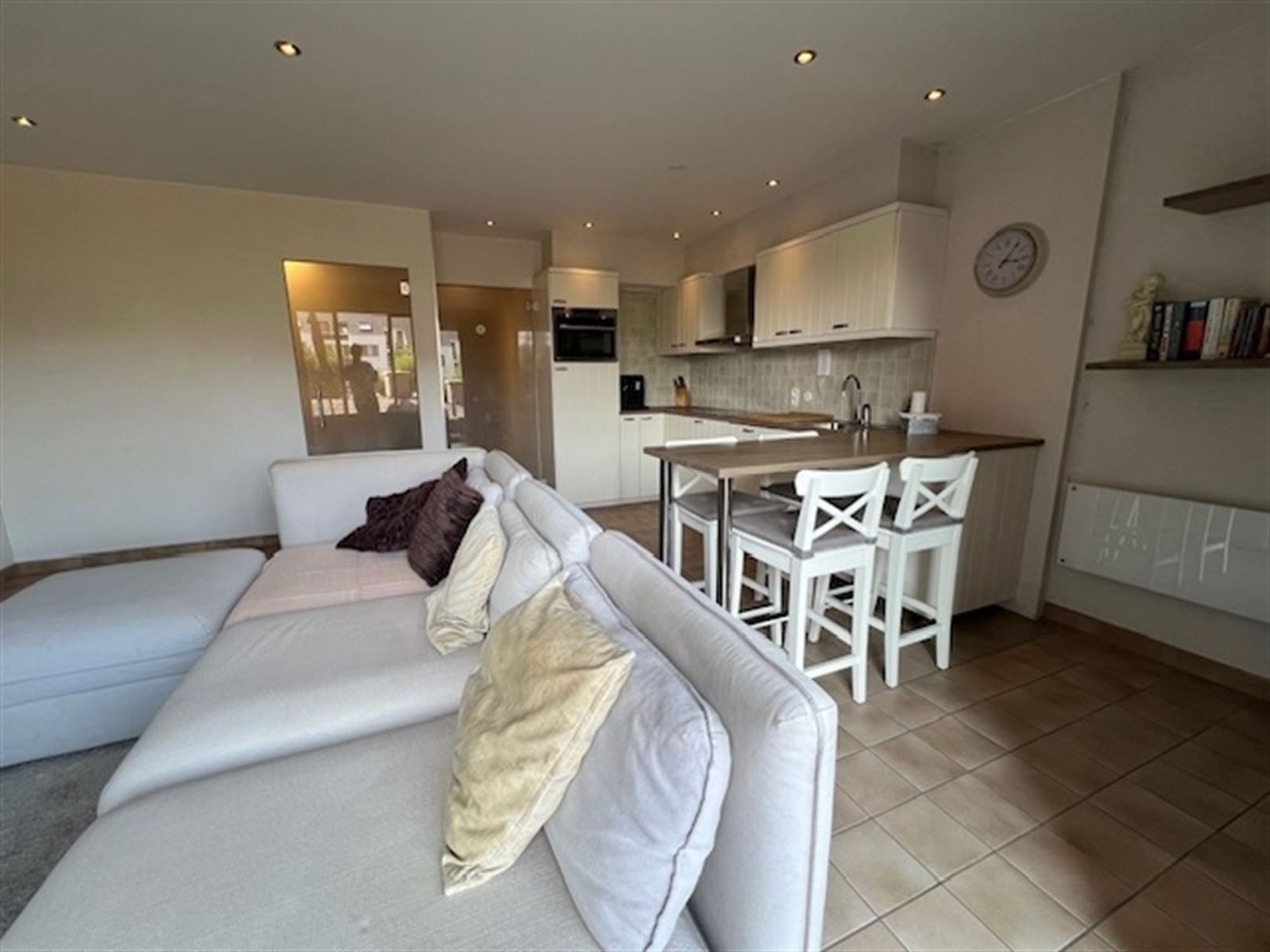 Zonnige instapklare studio met XXL-terras in Nieuwpoort foto {{pictureIndex}}