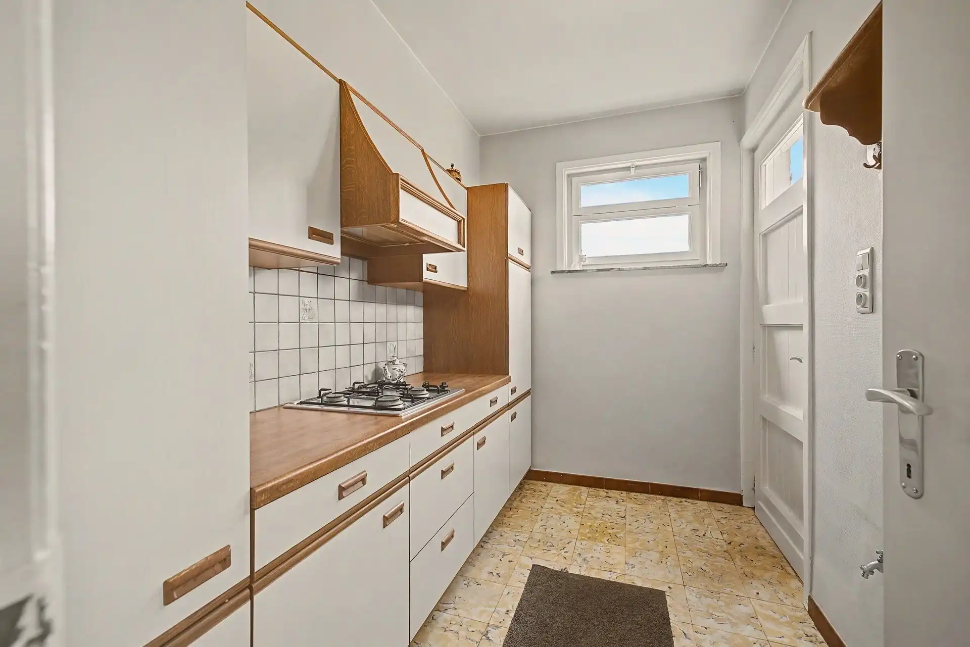 Te renoveren gezinswoning met garage en tuin nabij het centrum van De Klinge foto 11