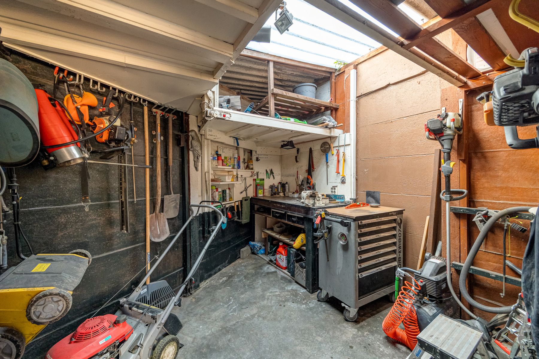 Rustig gelegen woning met 3 slaapkamers en garage. foto 31