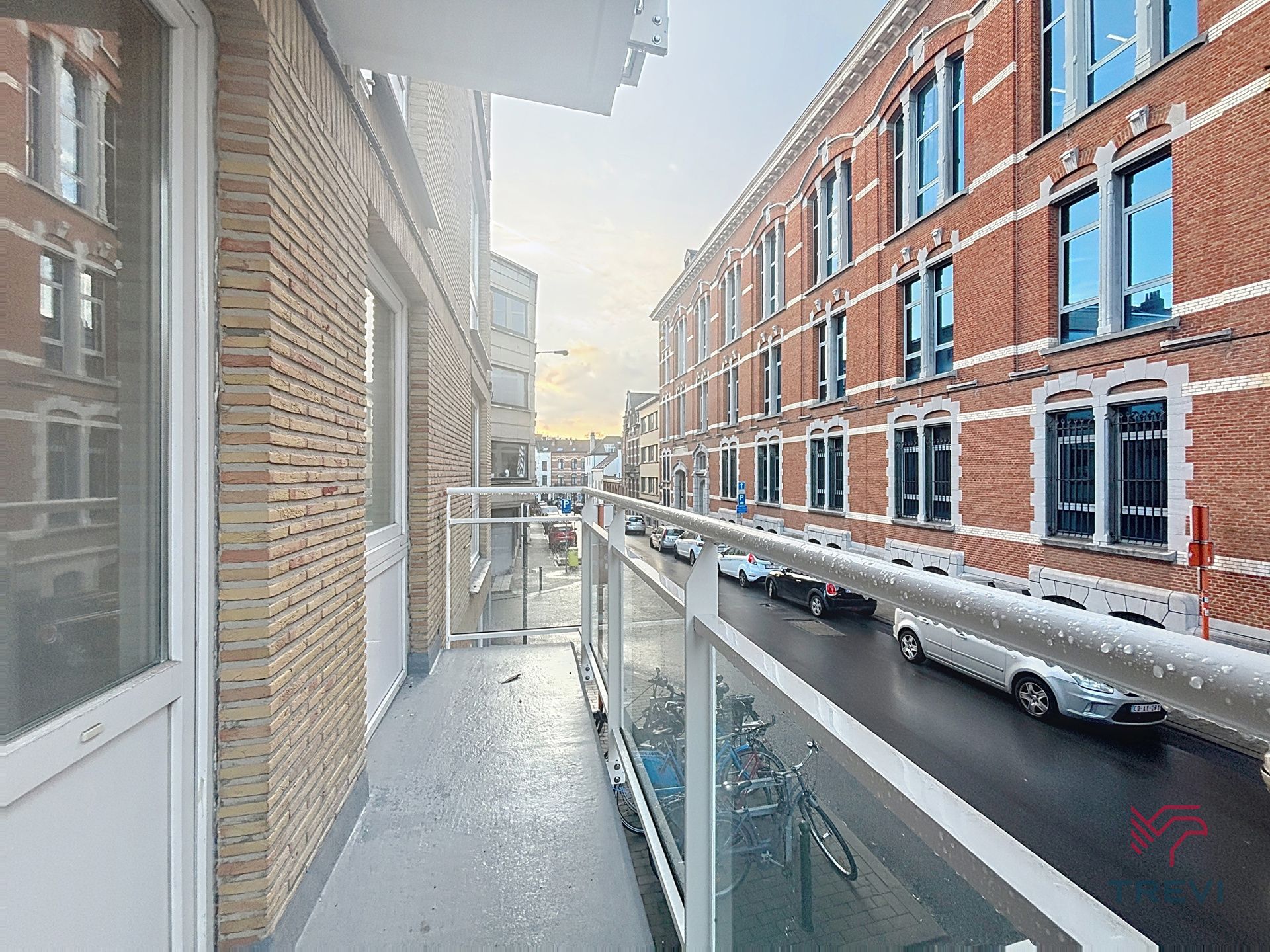 Onlangs gerenoveerd appartement met 1 slaapkamer foto 3