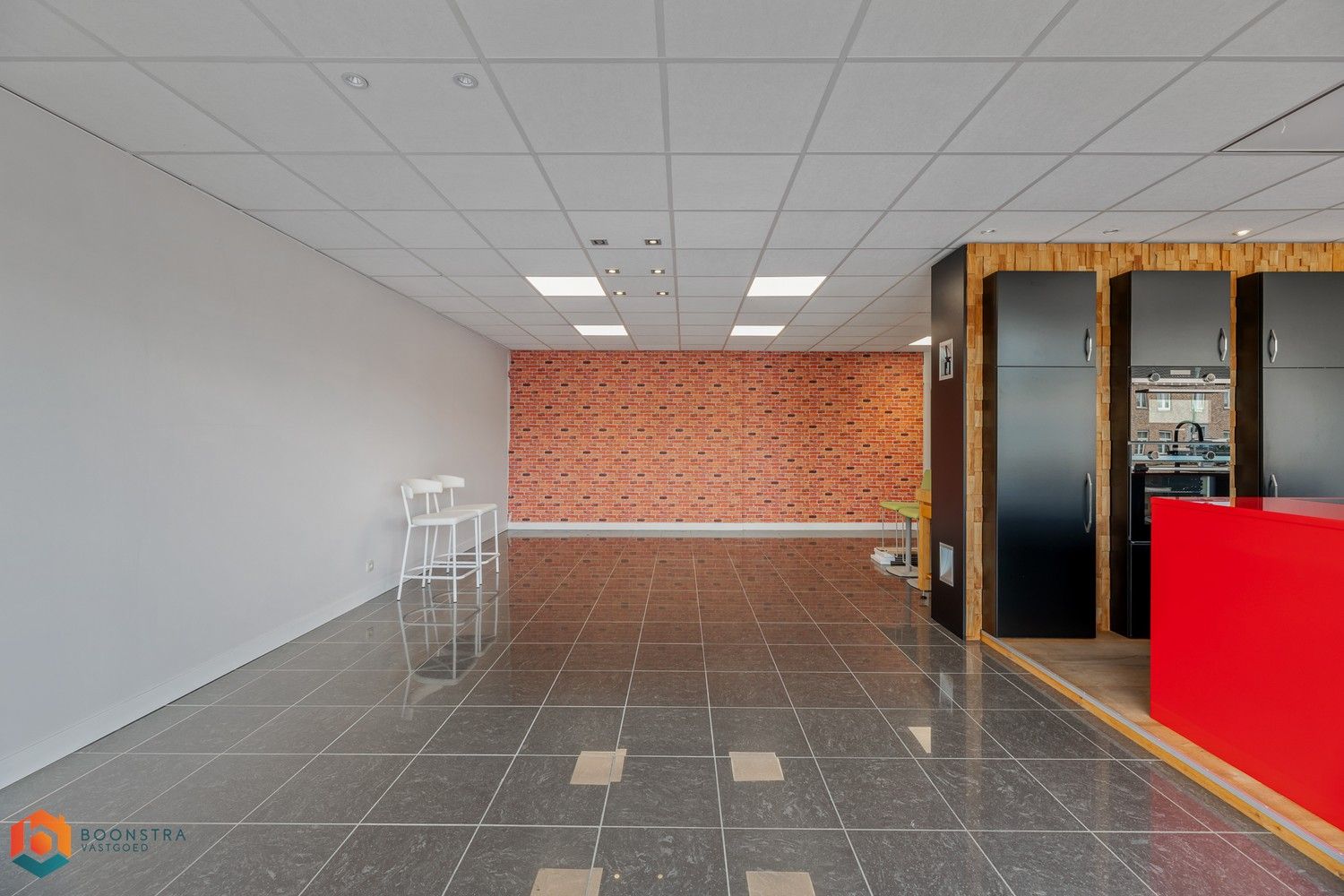 Handelsgelijkvloers met garage & woonst op toplocatie foto 5