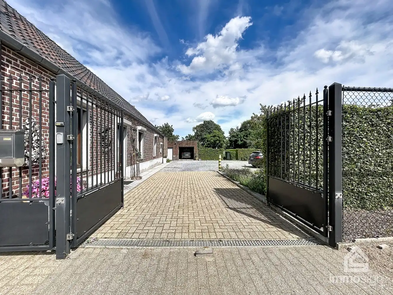Ruime woning op bijna 2.000 m² grond met dubbele garage en werkhuis foto 52