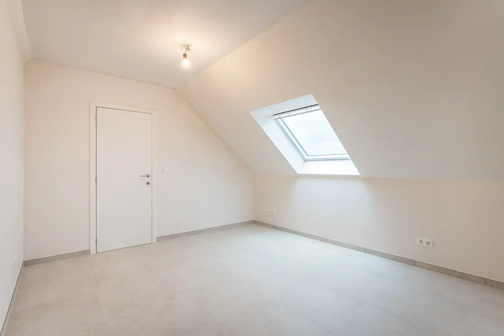 Duplex 3 slpk, terras en 2 autostaanplaatsen foto 16