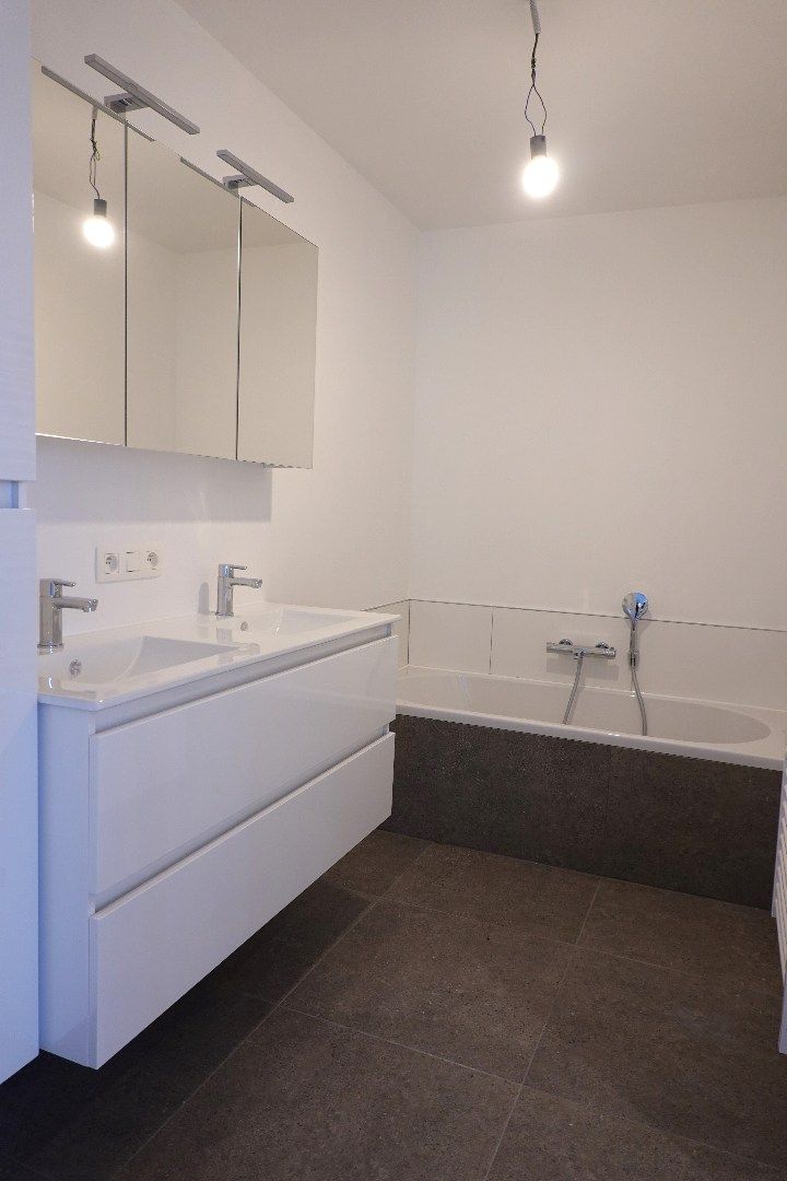 Uniek 3-slaapkamerappartement in het voormalige gemeentehuis van Vleteren foto 8