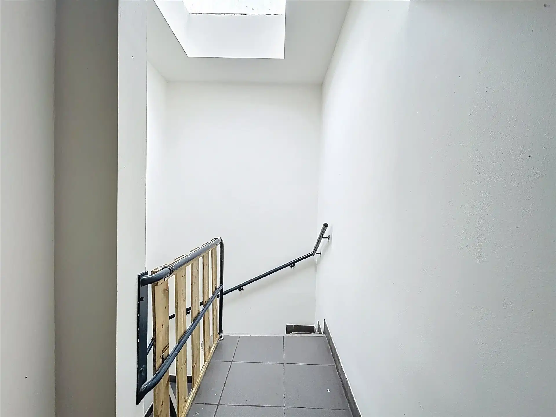 Handelspand met woongelegenheid + 2 app foto 26