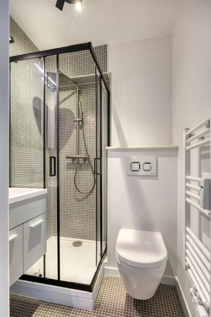 Volledig gerenoveerde en gemeubelde studentenkamers met privé-sanitair. foto 9