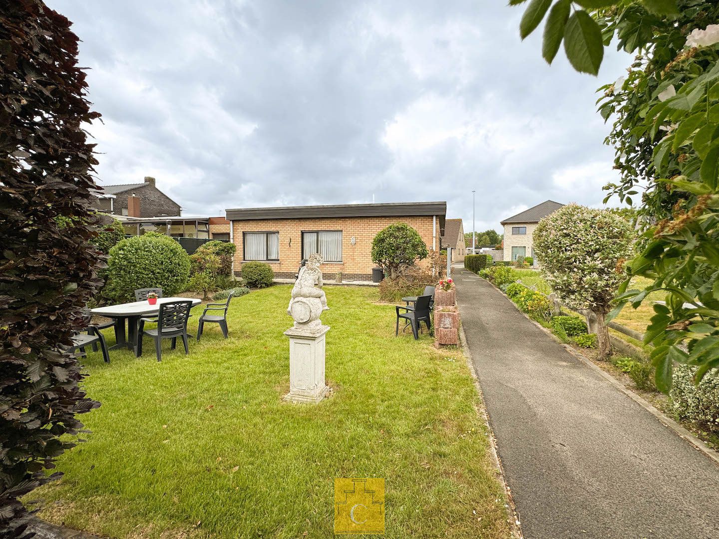 charmante driegevelbungalow met tuin en garage in hartje Loppem foto 10