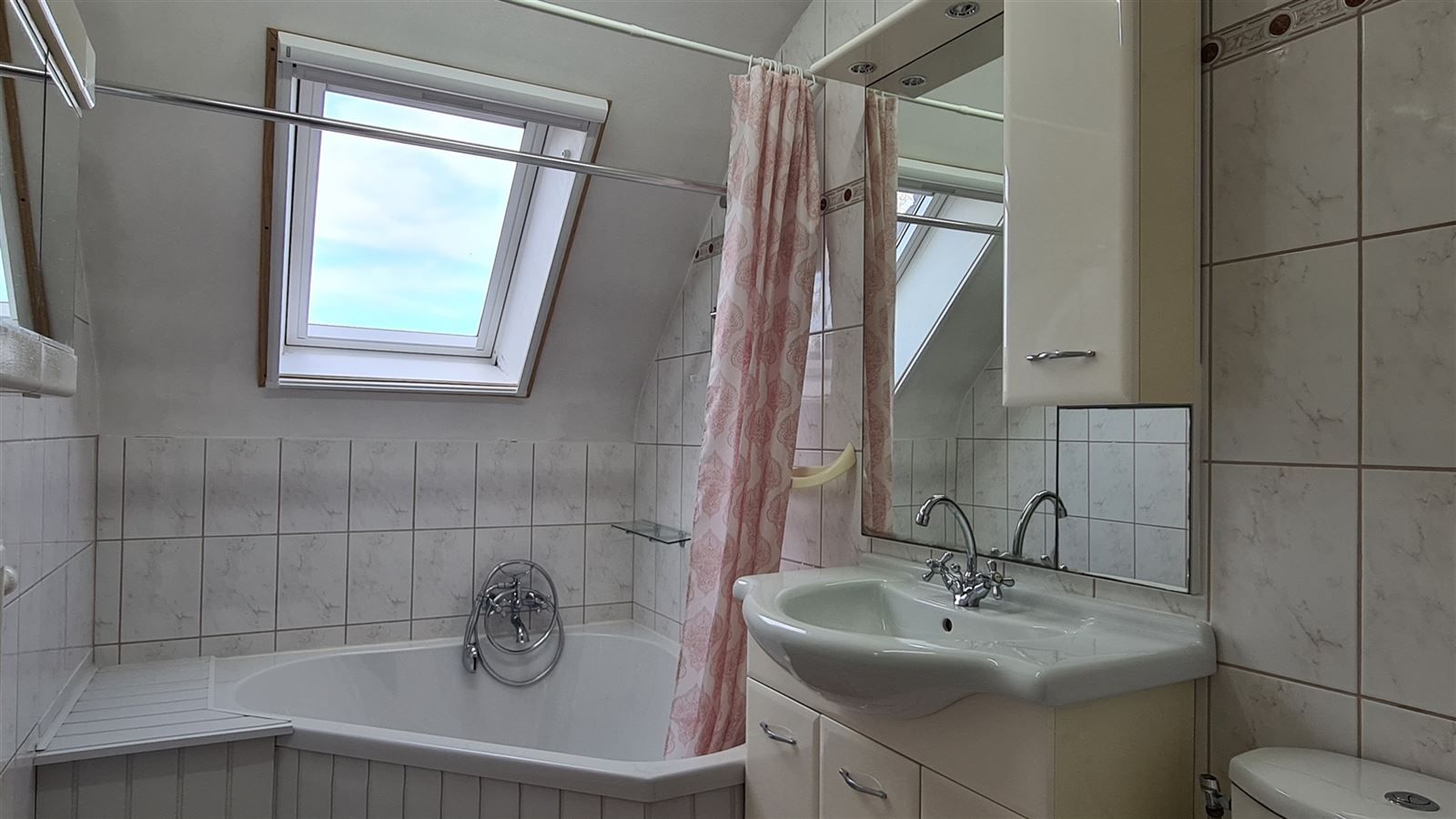 gezellig tweeslaapkamerappartement in centrum Munsterbilzen foto 18