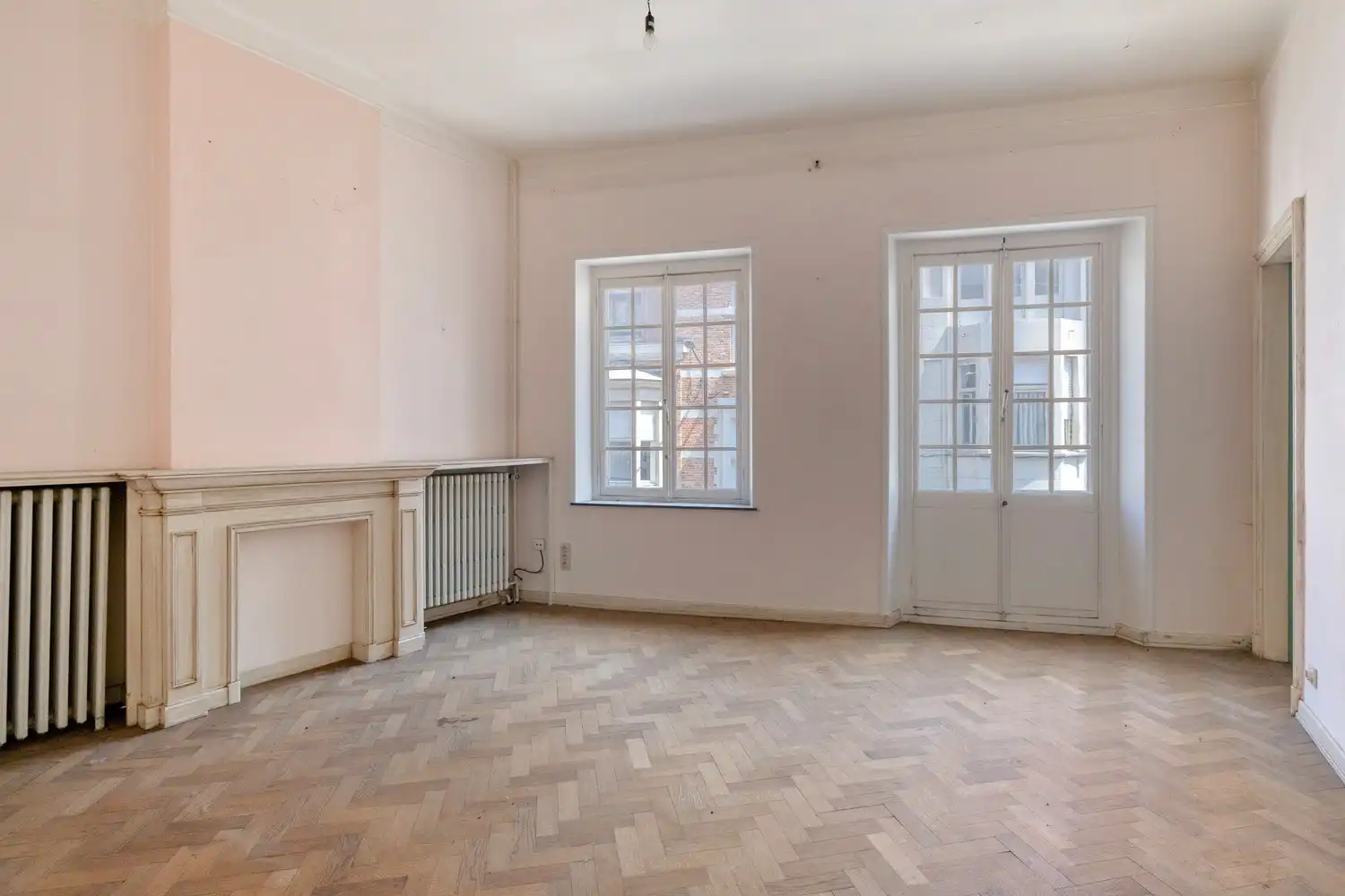 Charmante te renoveren burgerwoning te koop in Kortrijk foto 11