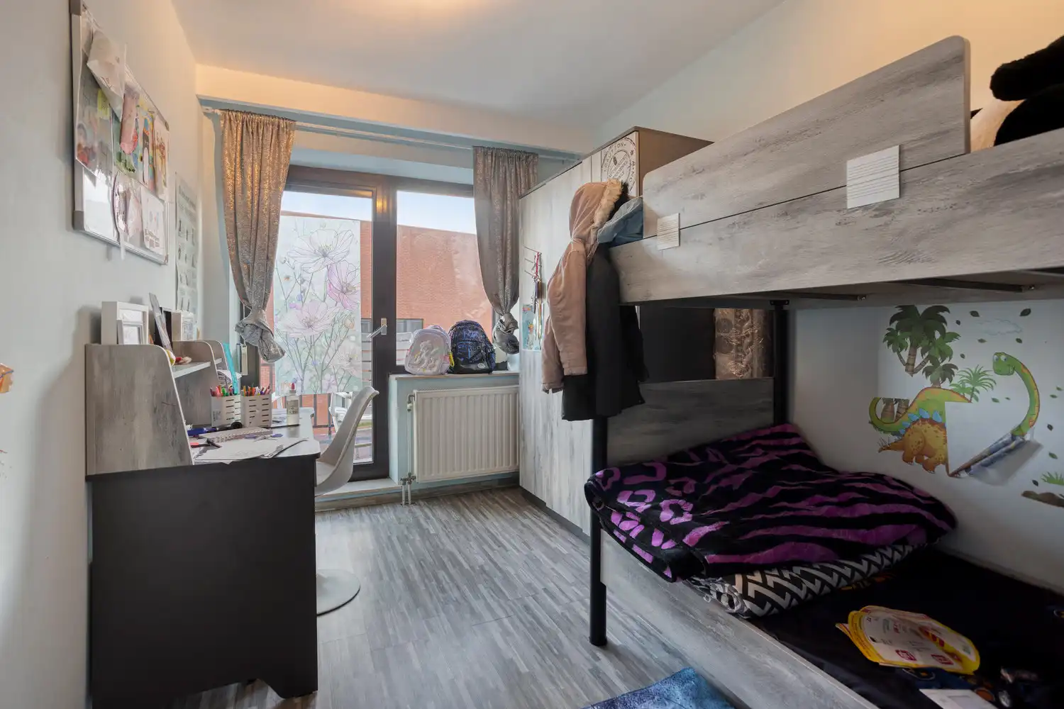 Zeer ruim 3-slk APP. met 2 terrassen en garagebox met extra parking! foto 8