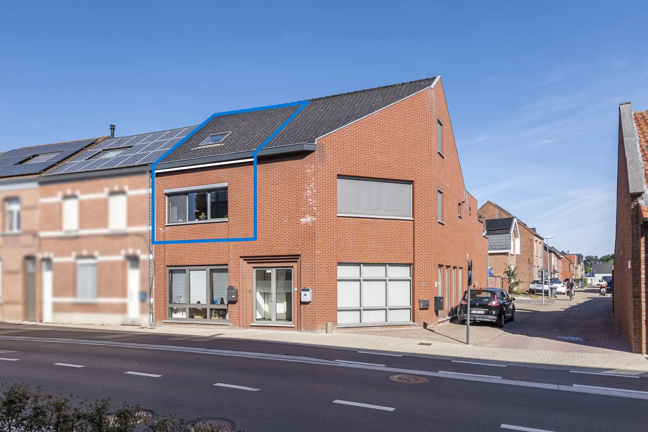 Uitstekend ruim appartement met 2 grote slaapkamers en terras foto 2