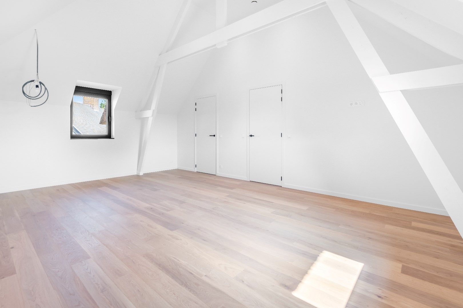 Prachtige nieuwbouw villa met zwembad in een rustige omgeving foto 17