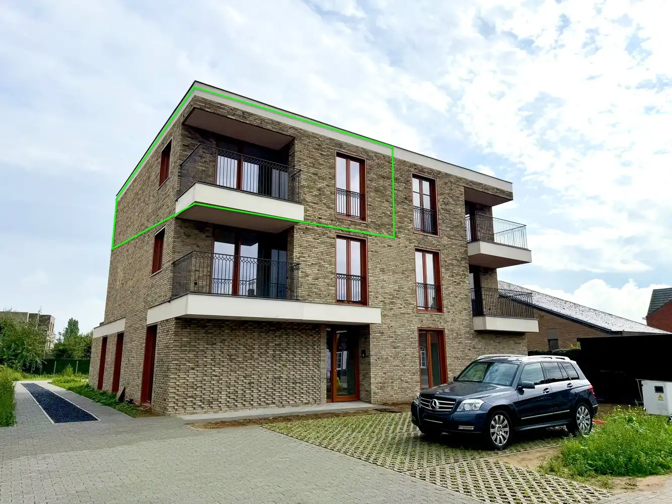 Nieuwbouwappartement met 2 slaapkamers en 2 autostaanplaatsen te huur in centrum Eke foto {{pictureIndex}}