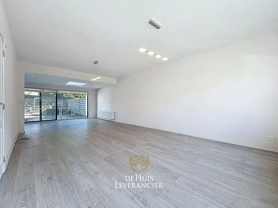 Ruimtelijke rijwoning met tuin en garage in de Altenawijk foto 7