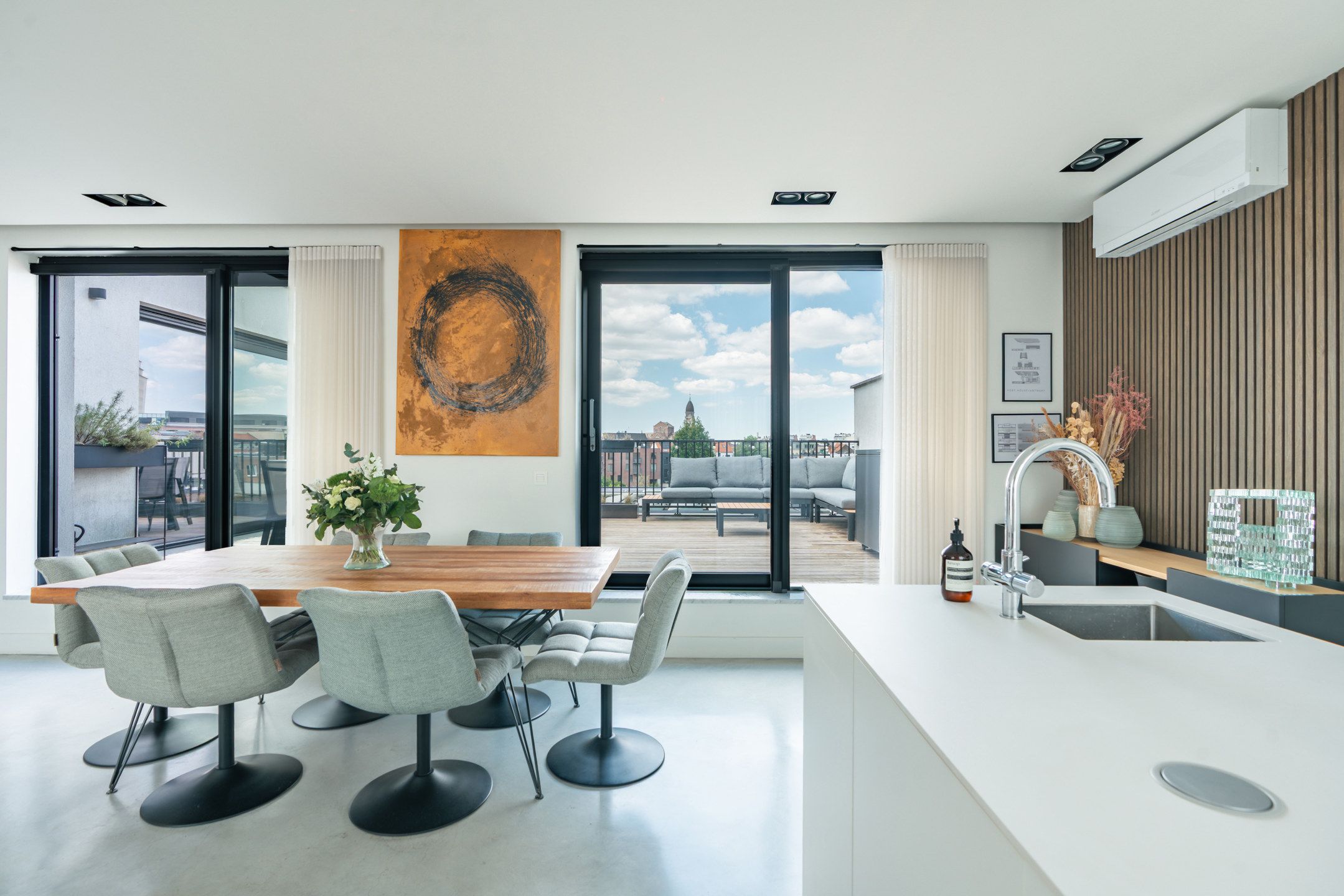 Luxe penthouse met zonneterras (40m²) in de begeerde Markgravewijk – instapklaar, lichtrijk en energiezuinig foto 8