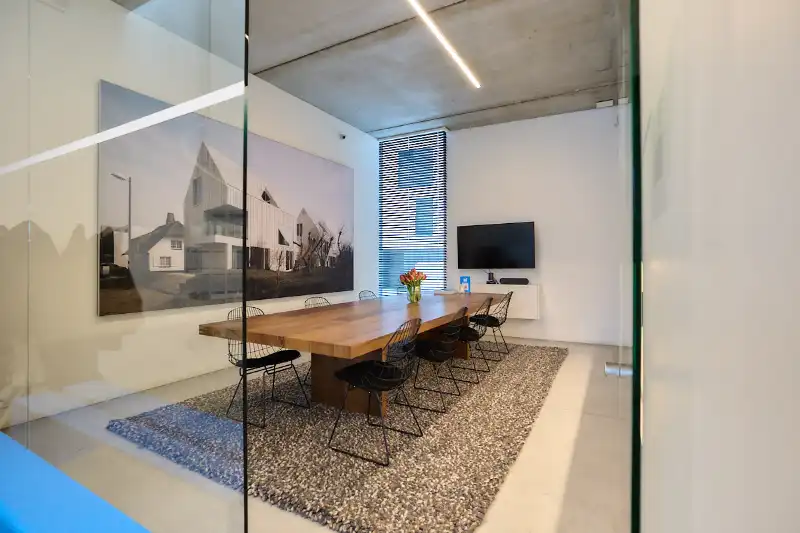 Uniek kantoorgebouw te koop langs de Westlaan te Roeselare foto 11