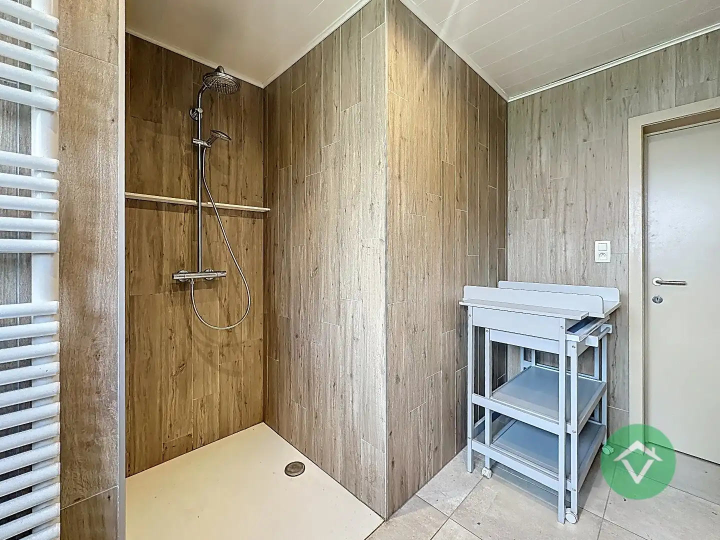 Statige bungalow op 1.811m² met landelijk zicht, drie slaapkamers en twee garages te Ichtegem foto 18