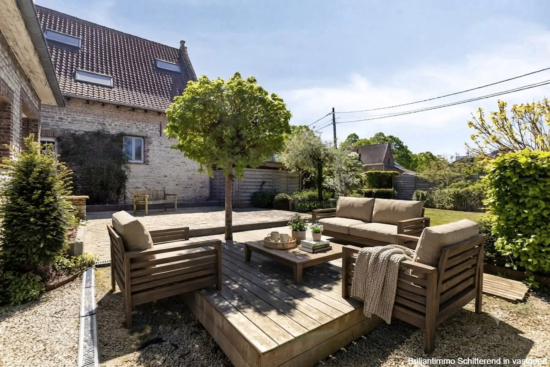 Uiterst charmante en gerenoveerde hoeve met gezellige tuin foto 27