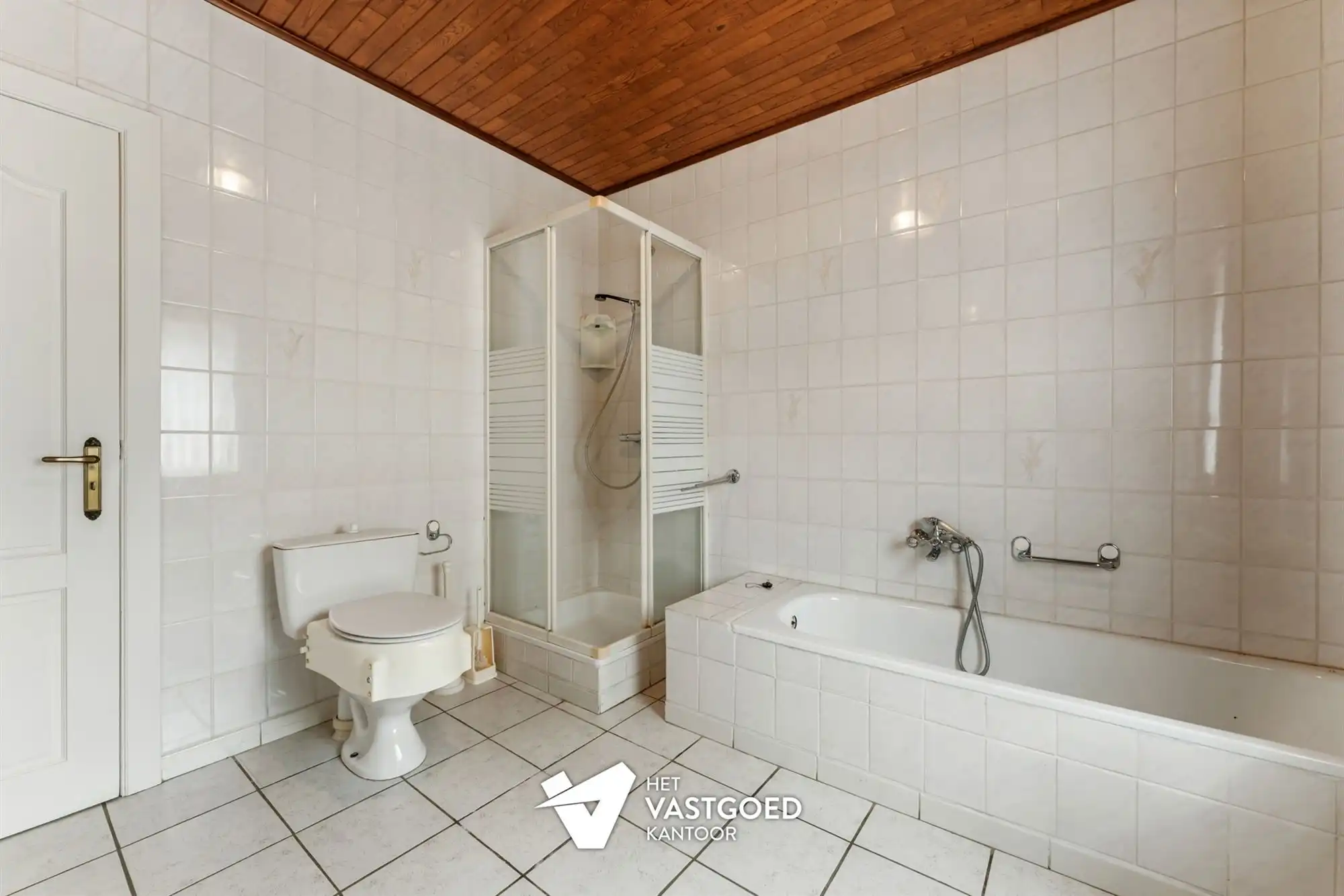TE RENOVEREN KNUSSE WONING MET TUIN VAN 48A90CA EN LOODS EN GARAGE TE KAGGEVINNE foto 22