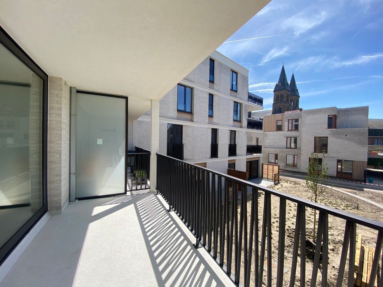 RESIDENTIE THE GARDEN + STAANPLAATS foto 2