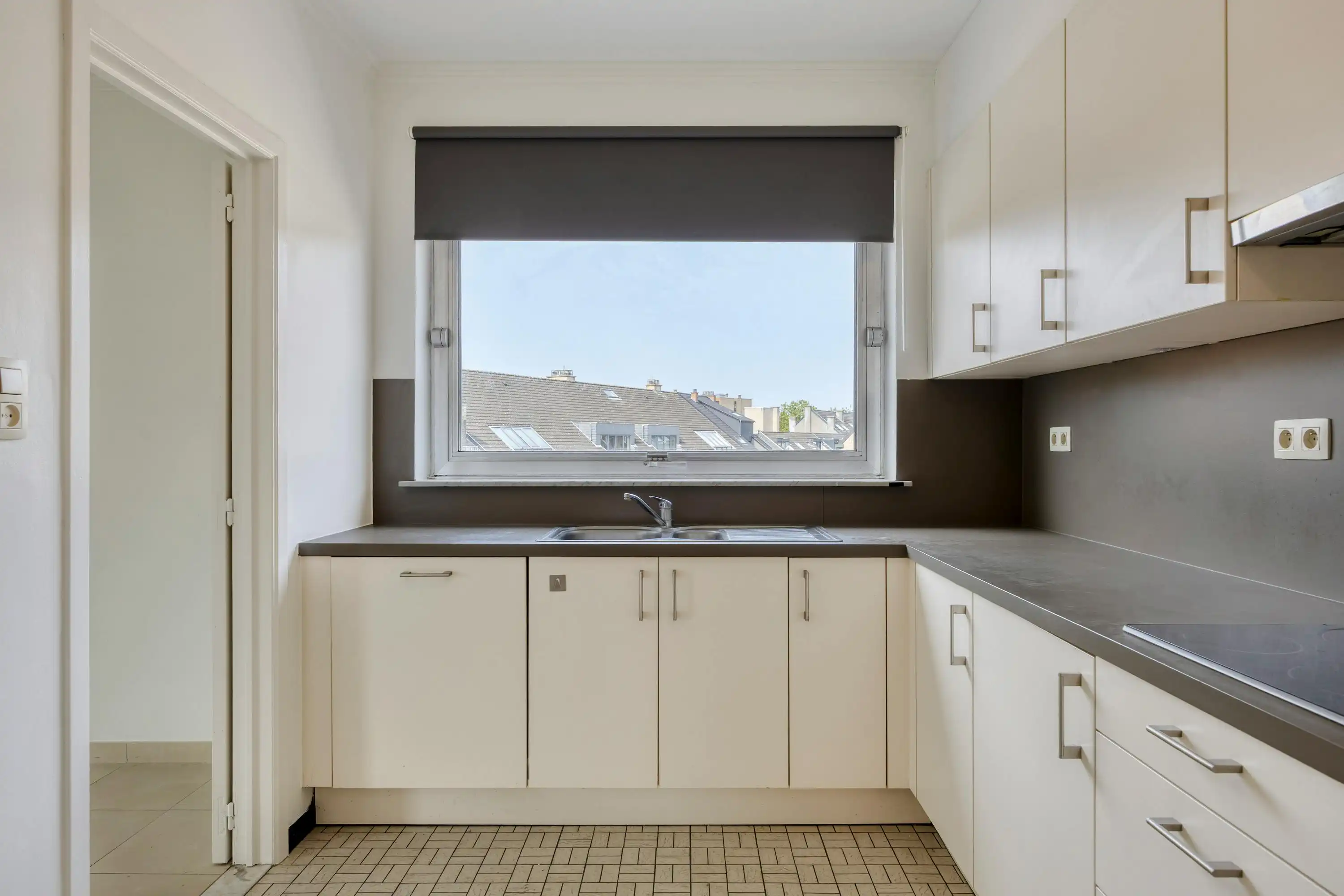 Drie slaapkamer appartement met garagebox en berging in het centrum van Hasselt foto 2
