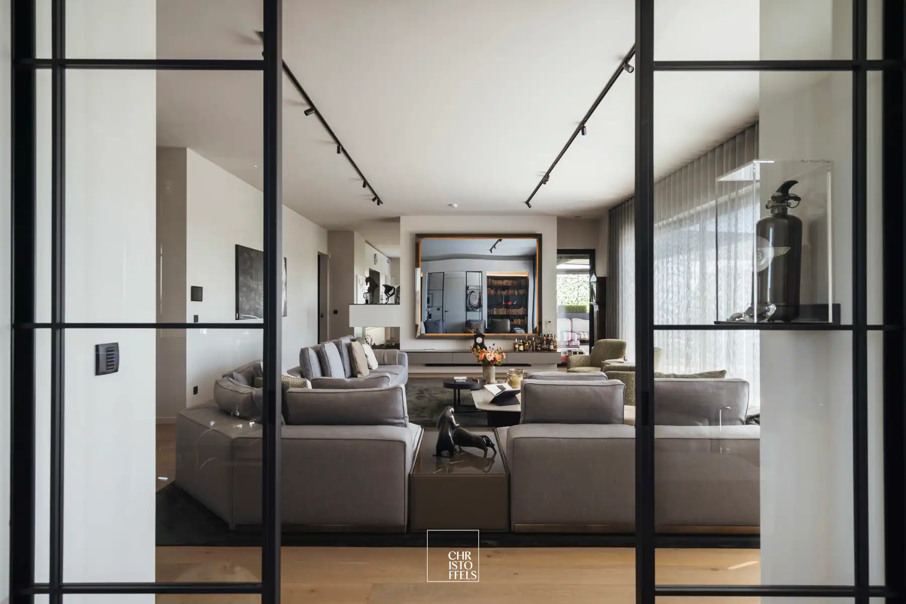 The Penthouse 250 m² ultra high-end woonruimte  89 m² terras met plunge pool foto 16