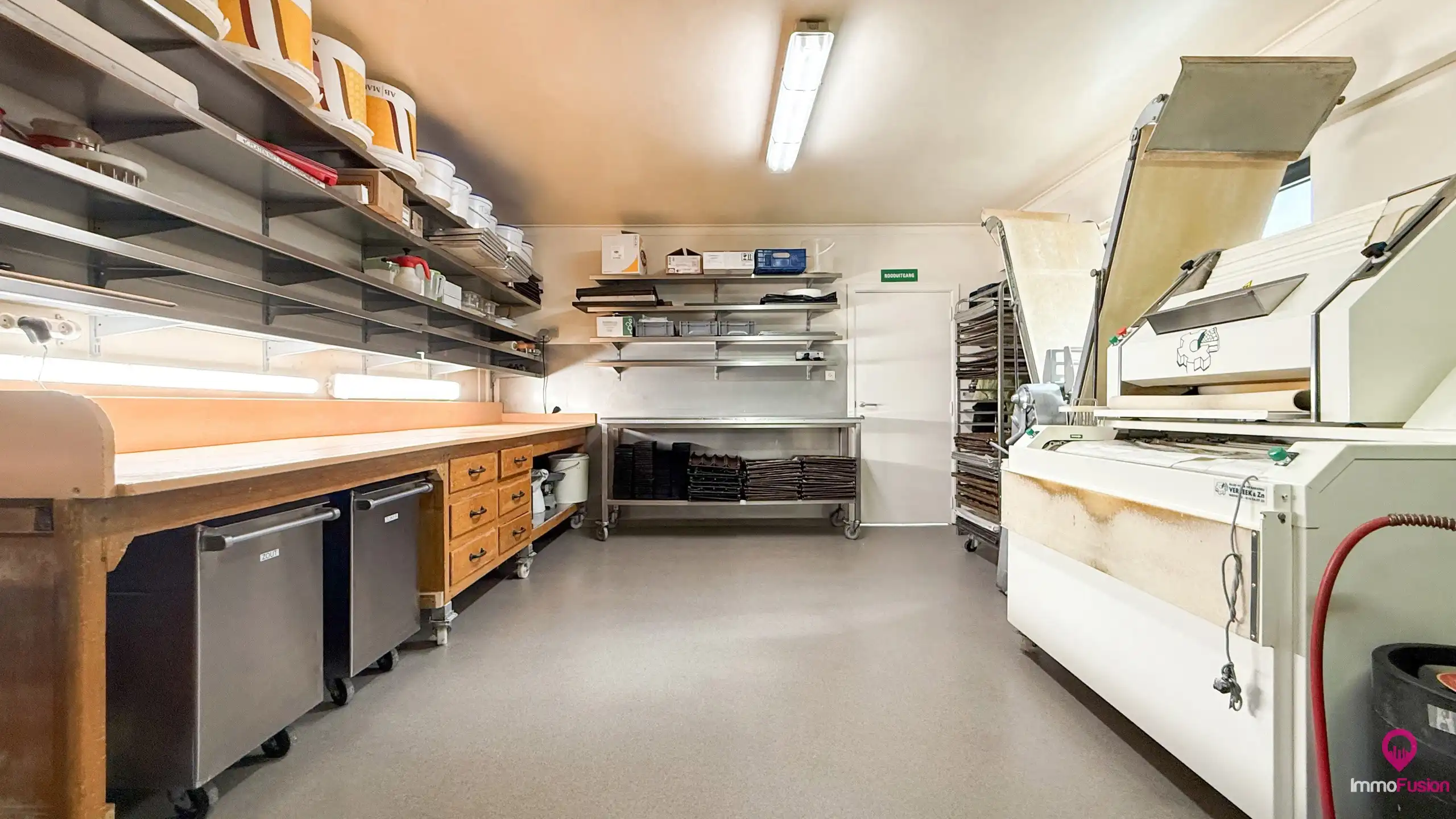 Instapklare bakkerij met woonst in het centrum van Zolder! foto 17