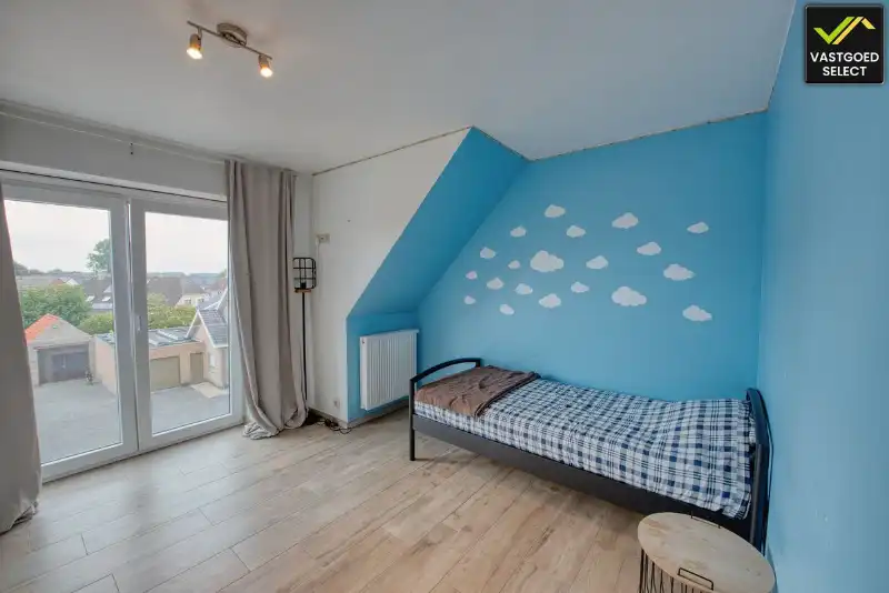 Energiezuinig duplexappartement met 2 slaapkamers, zonnepanelen, ruim terras, garage en parkeerplaats in Adegem foto 10