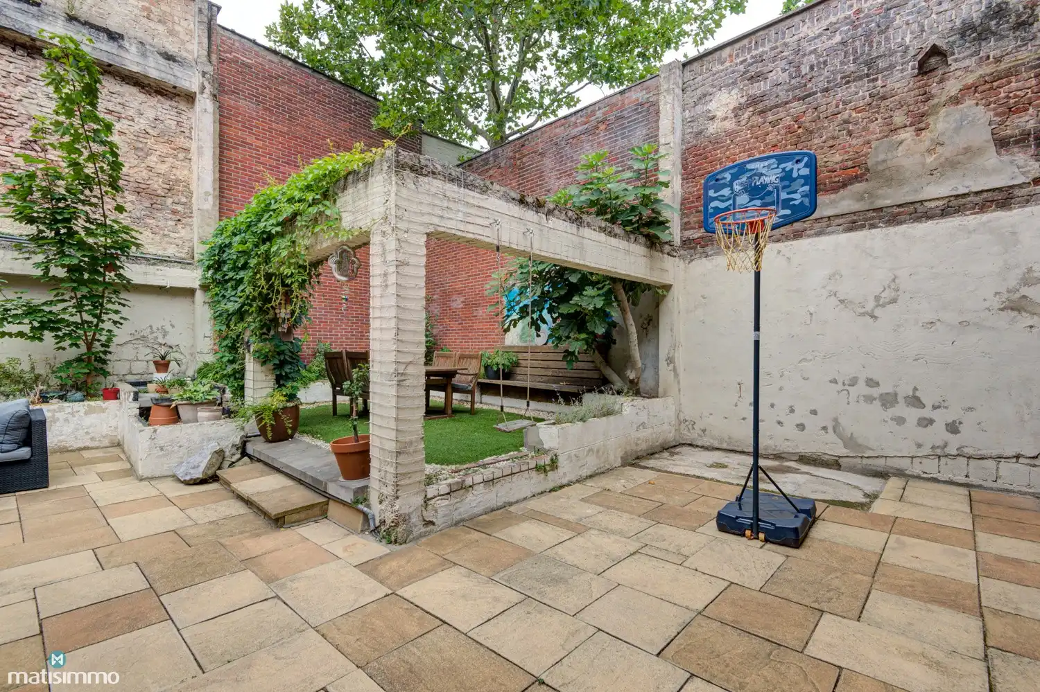 UNIEK 2-SLAAPKAMERAPPARTEMENT MET 2 ENSUITE BADKAMERS, KELDERBERGING EN RUIME BINNENKOER IN DE STADSKERN VAN TONGEREN foto 29
