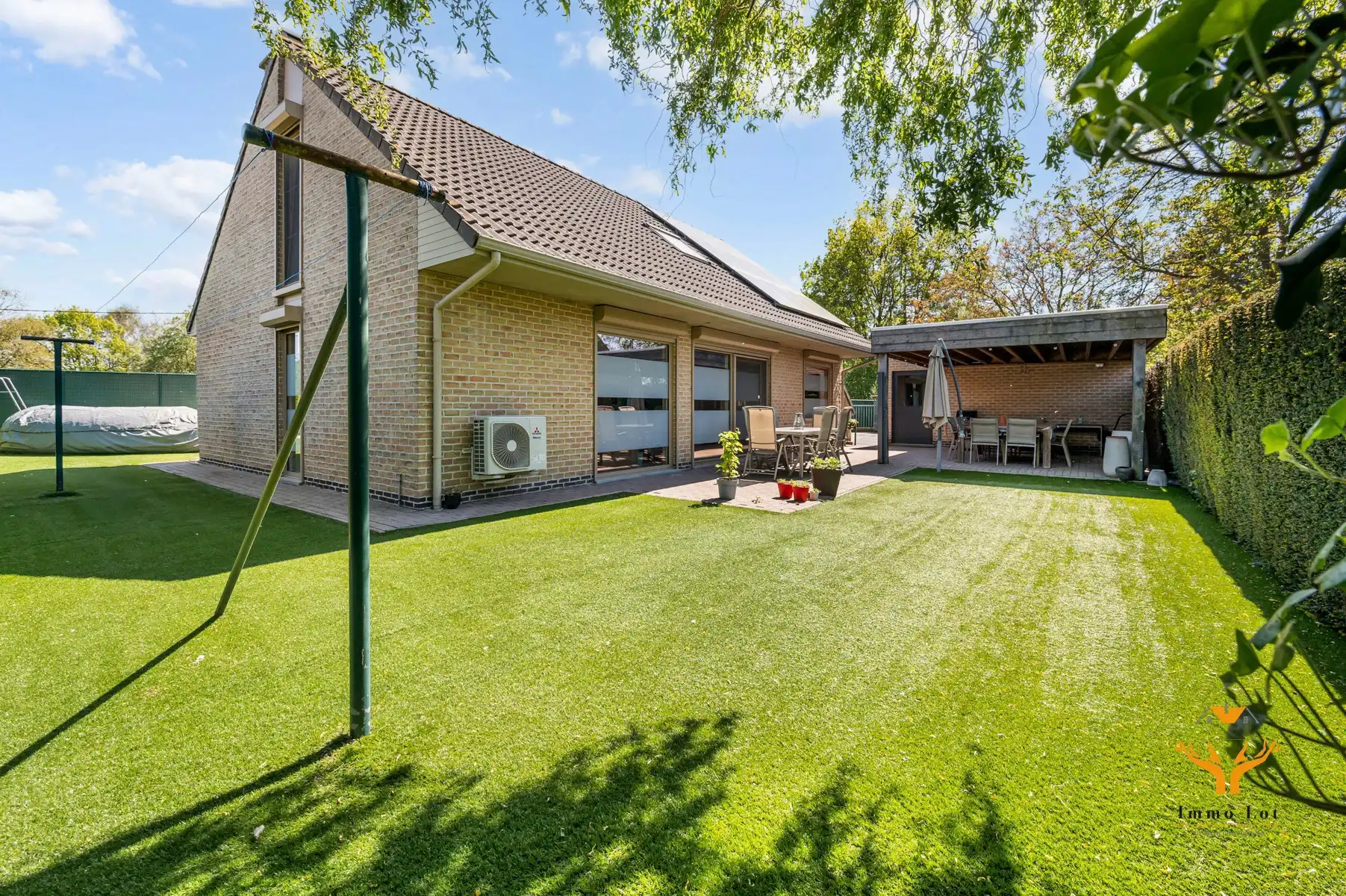 Open bebouwing met ruime oprit nabij centrum Berlare foto {{pictureIndex}}