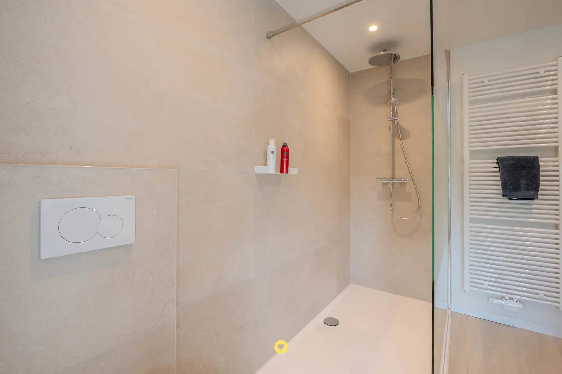 HOB met praktijkruimte, 4 slaapkamers, garage en zonnige tuin foto 16