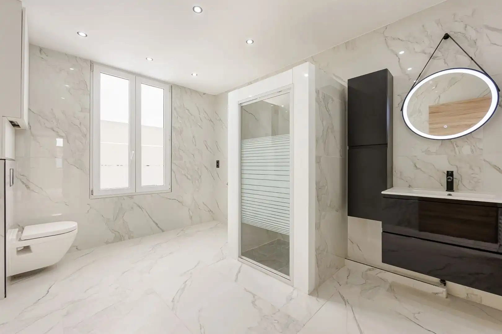 Volledig gerenoveerd & Energiezuinig: Ruime gezinswoning met 3 slaapkamers foto 19