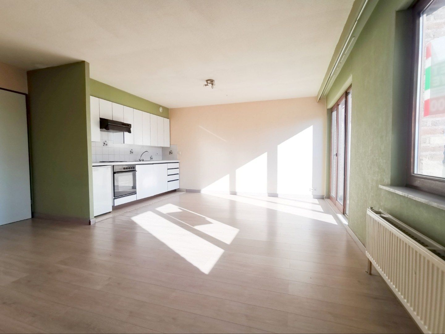 Ongemeubelde studio met terras  foto 3