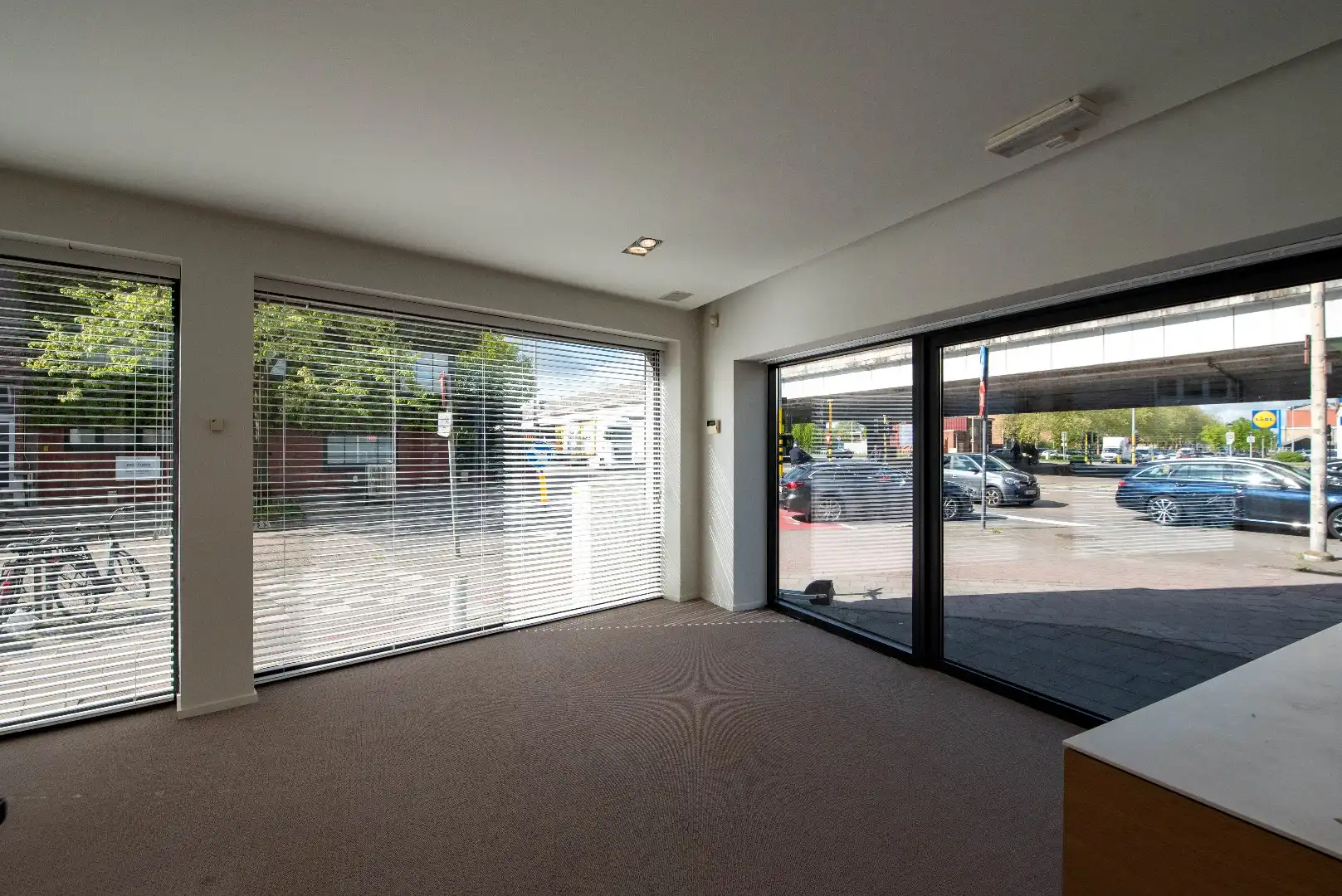 Boomsesteenweg 223 - Veelzijdige commerciële ruimtes te Wilrijk  foto 9