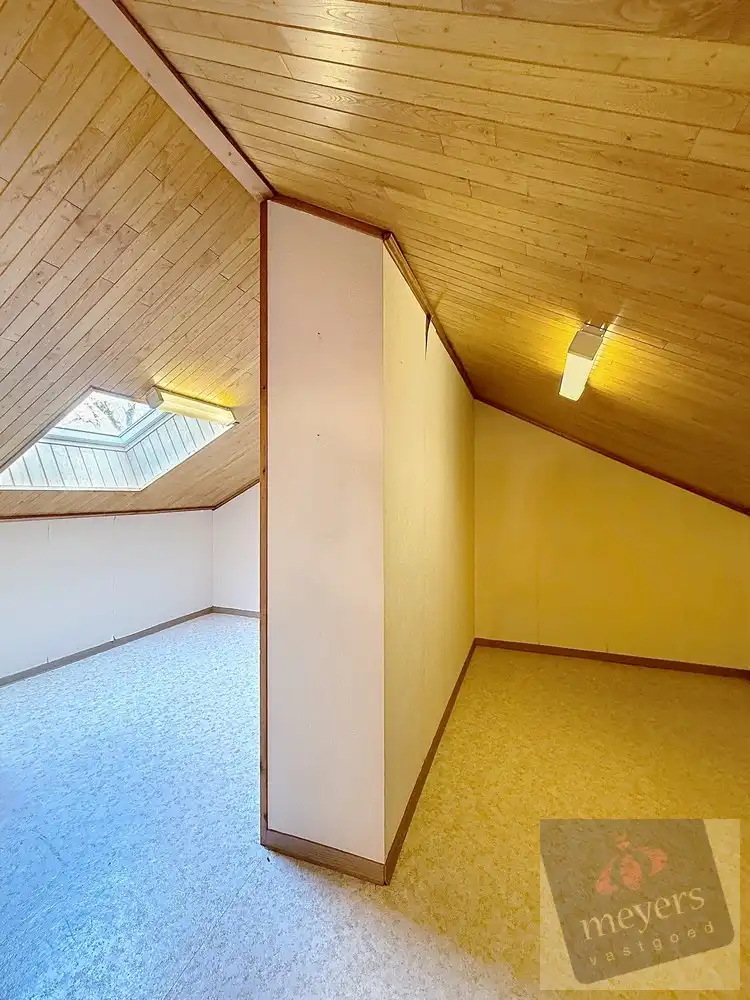 Ruime woning met 5 slaapkamers op perceel van 16a 49ca in Genk foto 21