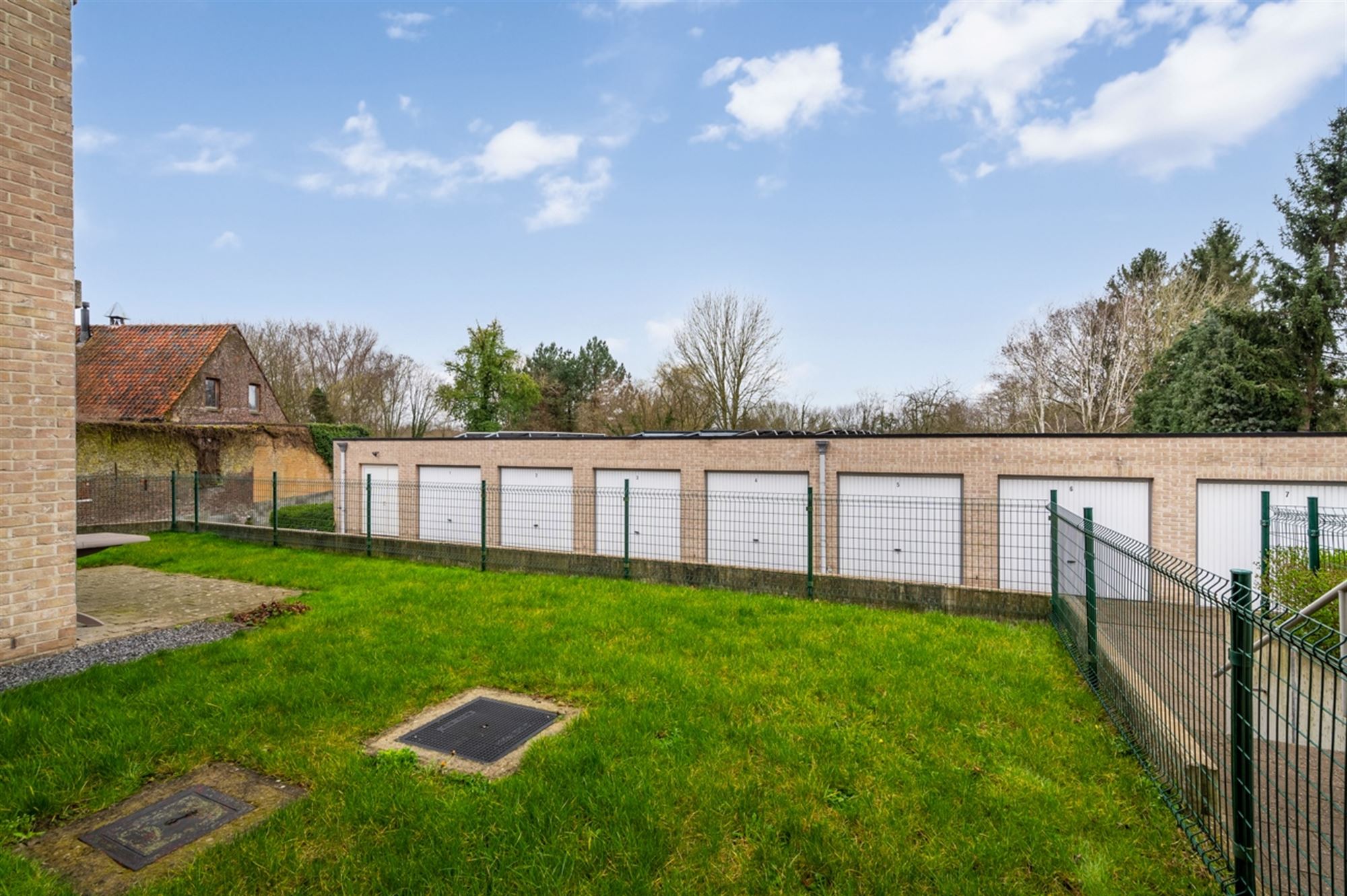 Gelijkvloers appartement met tuin en 2 slaapkamers foto 2