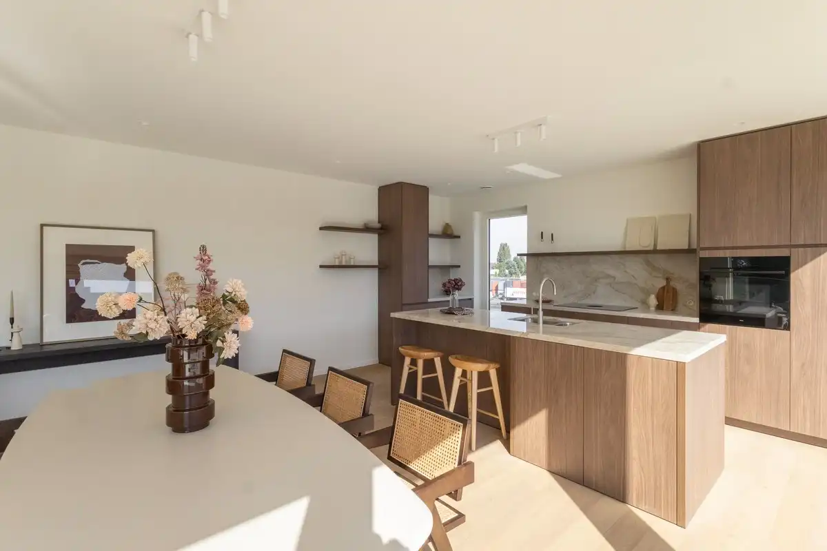 Instapklaar en hoogwaardig afgewerkt 3-slaapkamerappartement in Brugge. foto 6