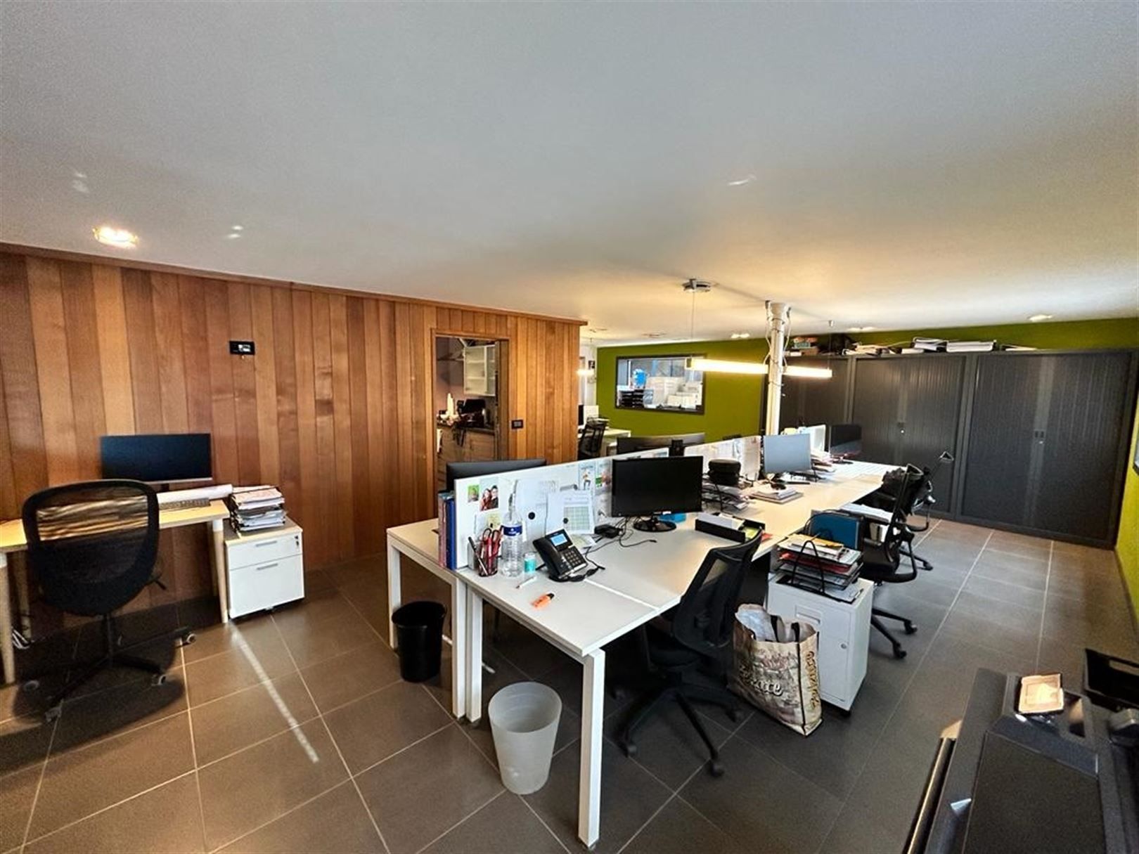 Kantoorruimte op terrein AKMO II langsheen E34 (gelijkvloers) foto 2