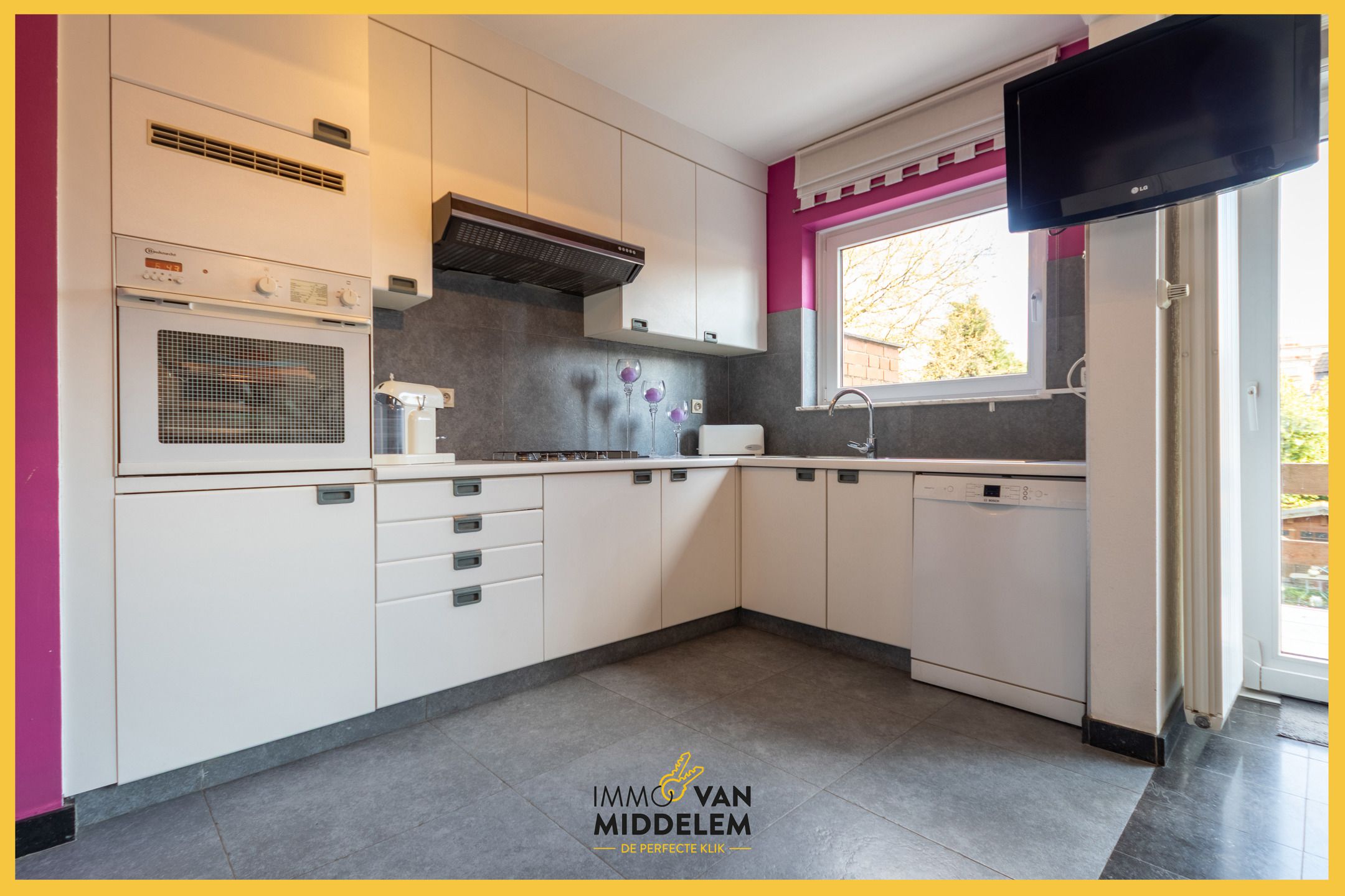 LICHTRIJKE GEZINSWONING MET 3 SLPK, BUREAU, GARAGE EN TUIN foto 11