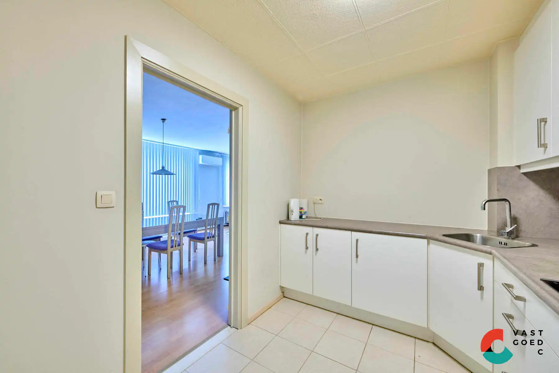 Centraal gelegen appartement met 3 slaapkamers foto 6