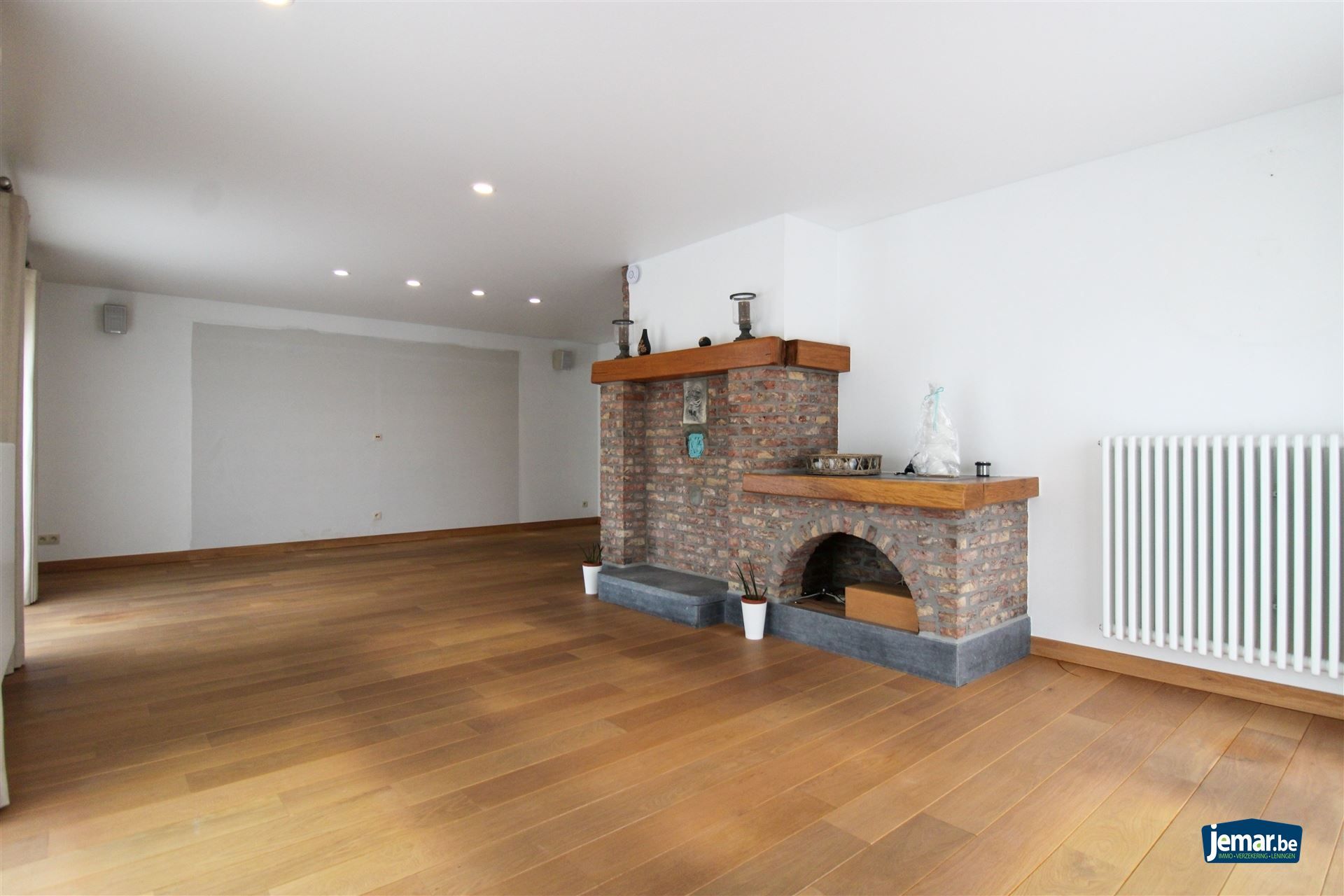 Instapklare en perfect onderhouden woning met 3 slaapkamers, 2 badkamers en een prachtige tuin van 6a74ca  in hartje Maasmechelen! foto 5