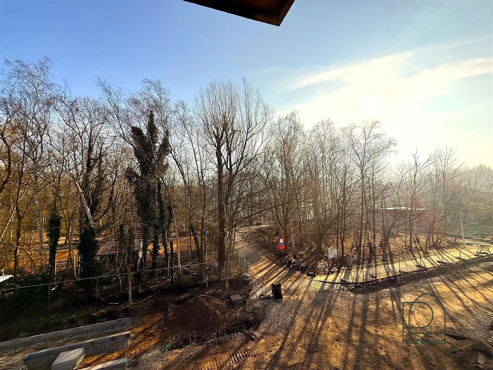 Ruim, gerenoveerd en lichtrijk 2-slaapkamer appartement met garagebox vlakbij Fort 5 in Edegem foto 13