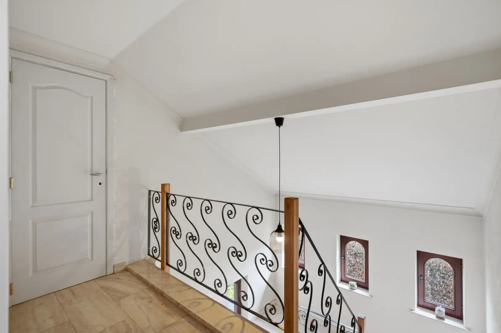 Instapklare, stijlvolle afgewerkte woning met 3 slpks foto 12