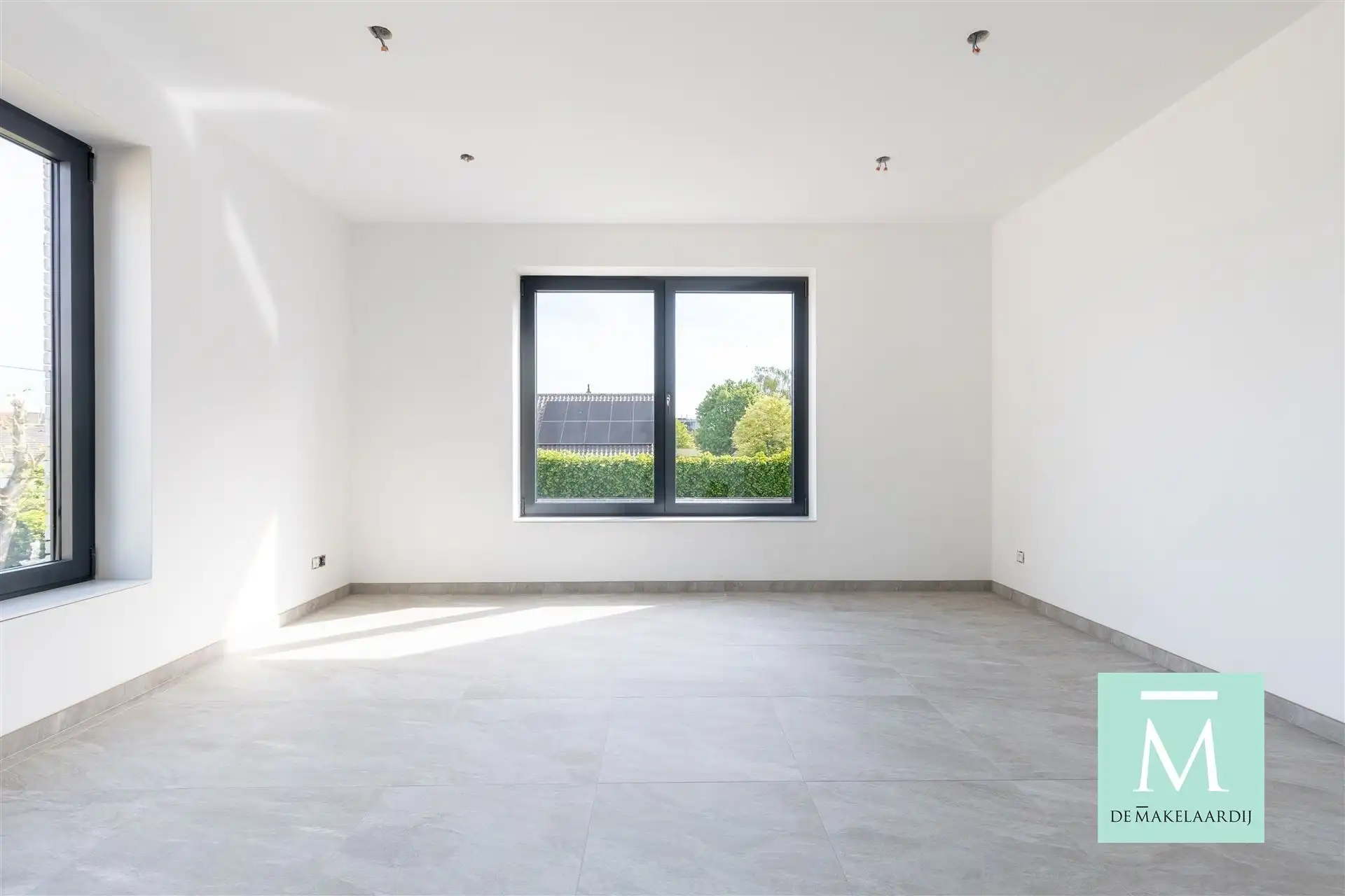 Zeer ruime nieuwbouwwoning met 5 slaapkamers en tuin foto 12