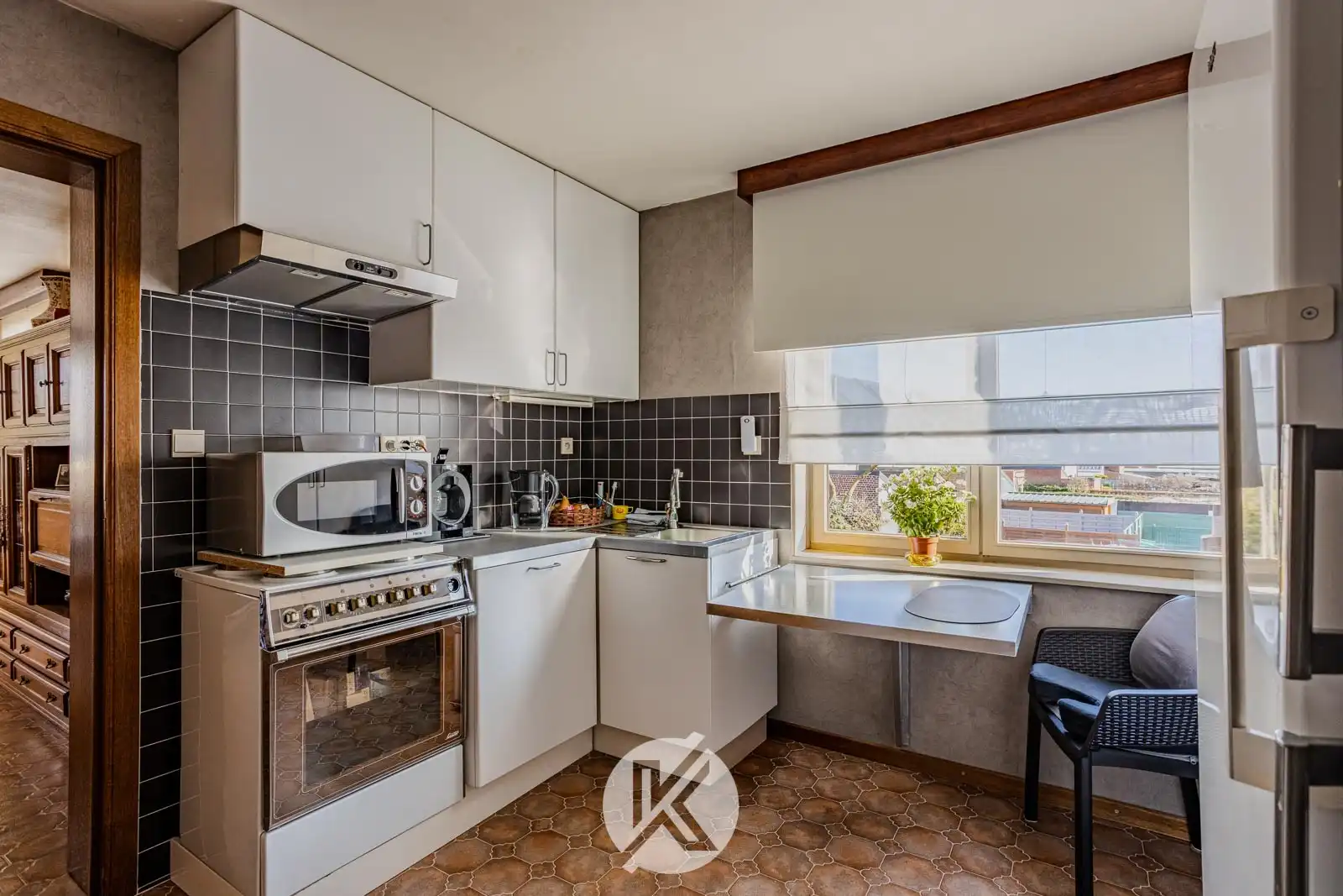 Ruime halfopen bebouwing op strategische locatie foto 21